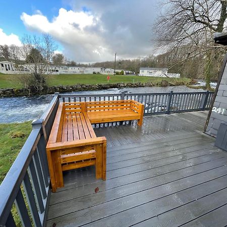 Stunning 3 Bed Riverside Cabin In Snowdonia Caeathro Esterno foto