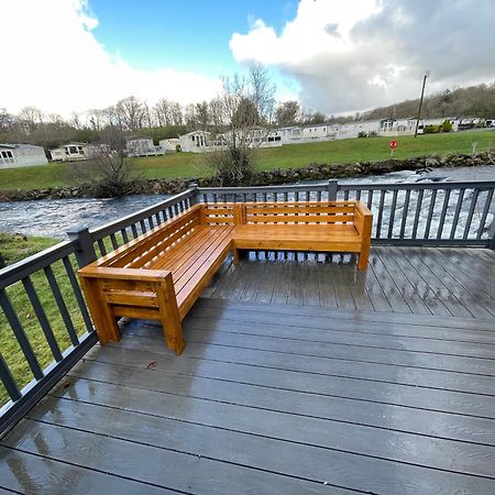 Stunning 3 Bed Riverside Cabin In Snowdonia Caeathro Esterno foto