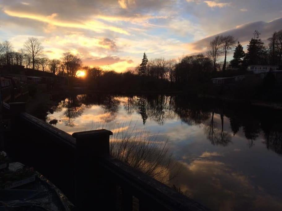 Stunning 3 Bed Riverside Cabin In Snowdonia Caeathro Esterno foto