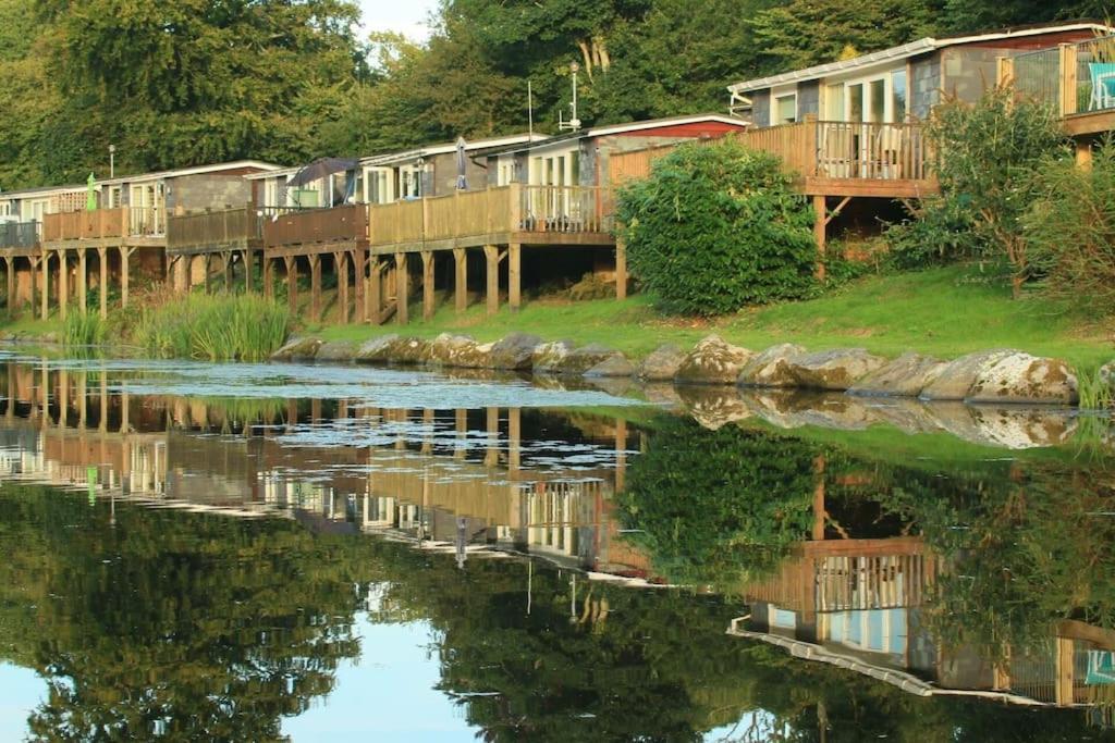Stunning 3 Bed Riverside Cabin In Snowdonia Caeathro Esterno foto