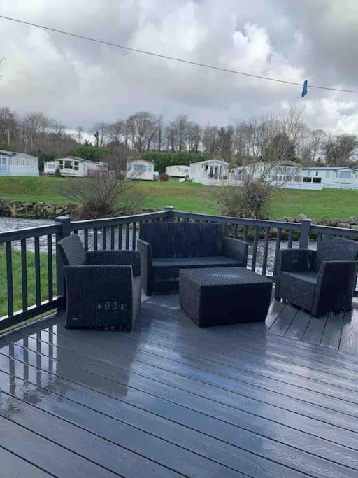 Stunning 3 Bed Riverside Cabin In Snowdonia Caeathro Esterno foto