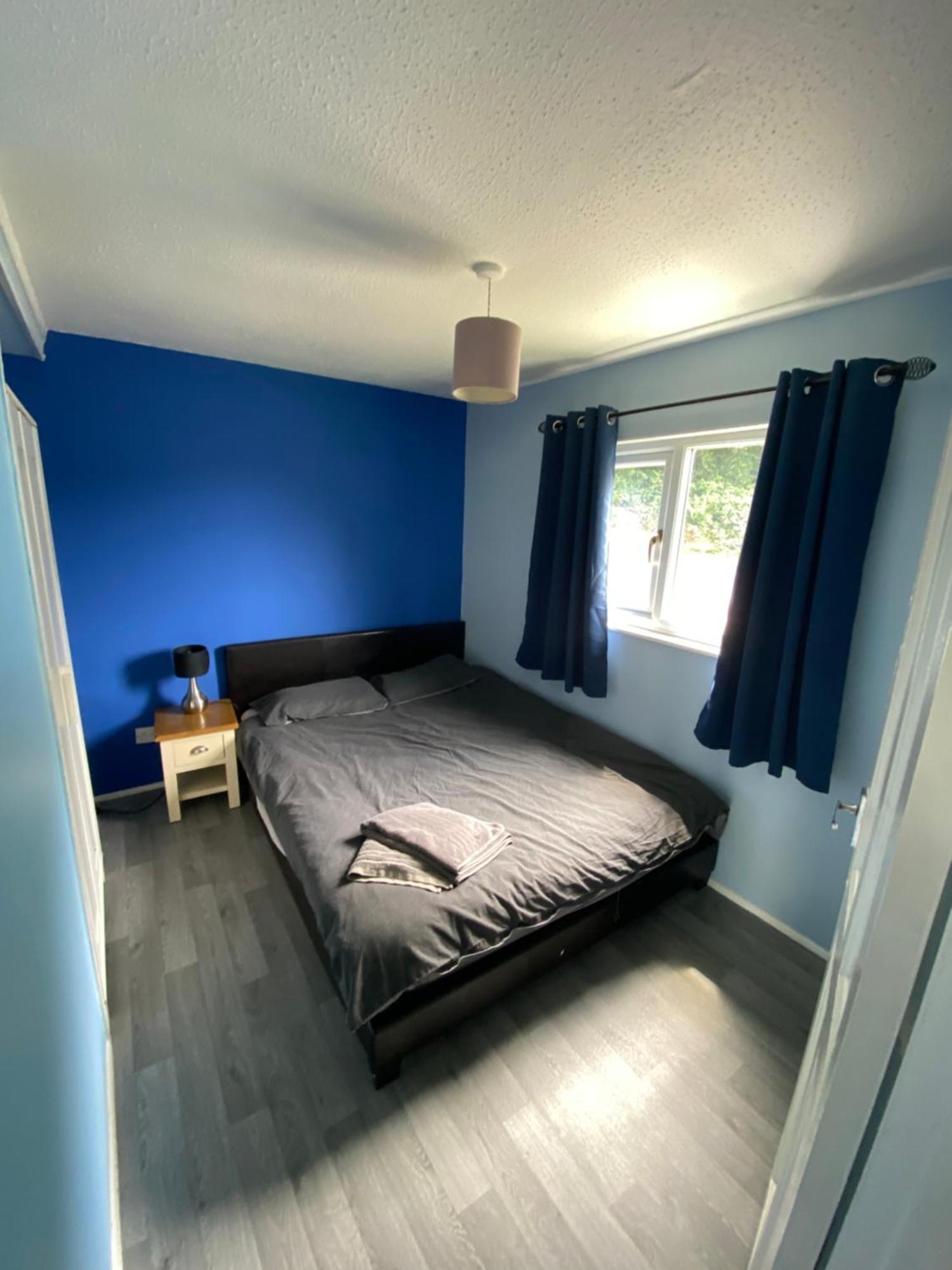 Stunning 3 Bed Riverside Cabin In Snowdonia Caeathro Esterno foto