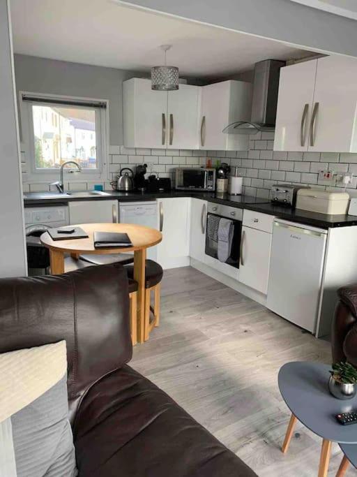Stunning 3 Bed Riverside Cabin In Snowdonia Caeathro Esterno foto