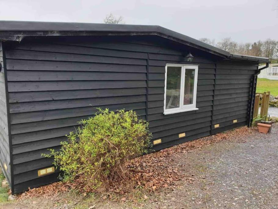 Stunning 3 Bed Riverside Cabin In Snowdonia Caeathro Esterno foto