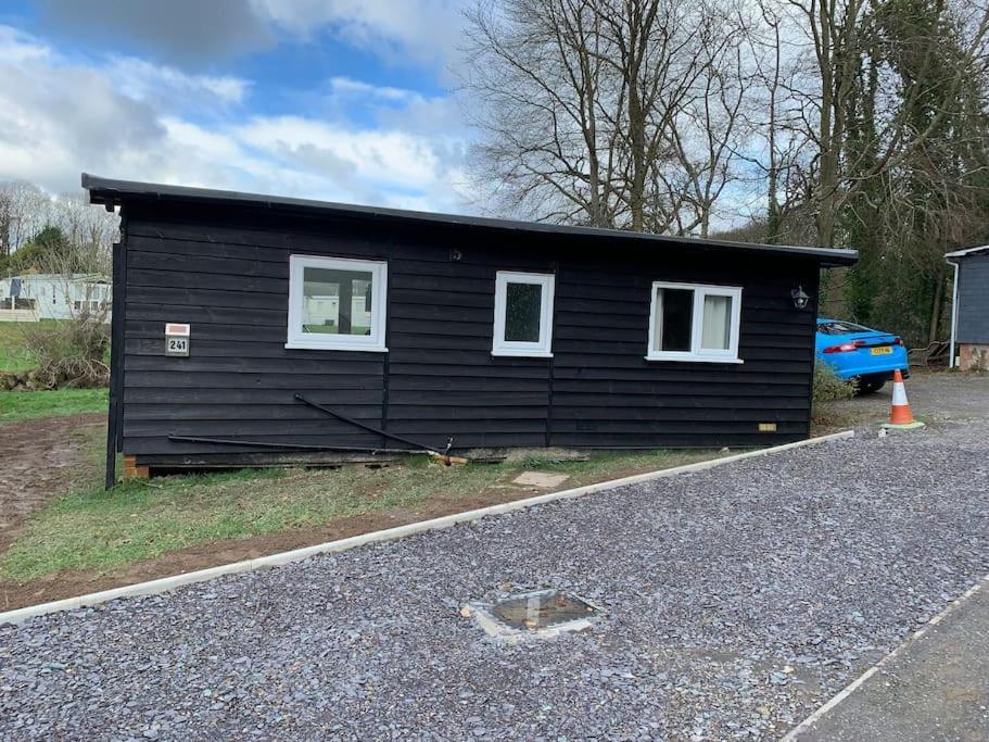 Stunning 3 Bed Riverside Cabin In Snowdonia Caeathro Esterno foto