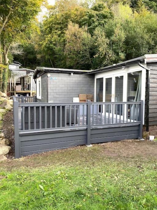 Stunning 3 Bed Riverside Cabin In Snowdonia Caeathro Esterno foto